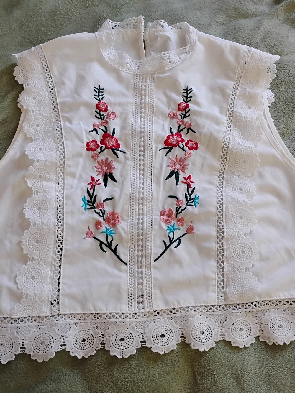 White Embroidered Lace Trim Sleeveless Top